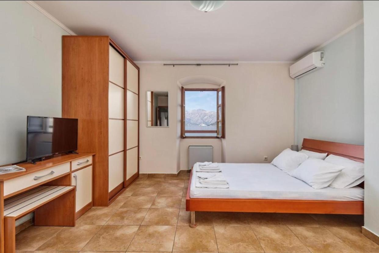 Apartments Barba Kotor Exterior photo