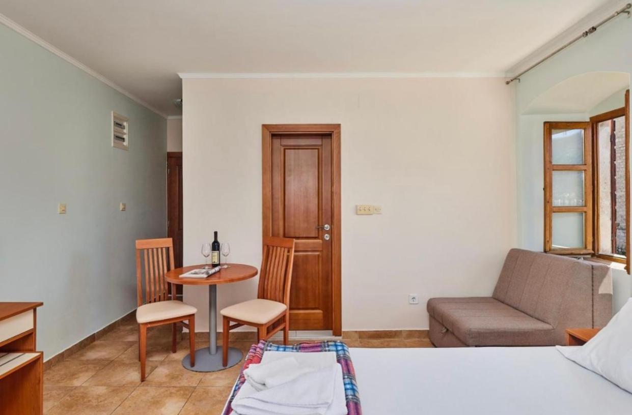 Apartments Barba Kotor Exterior photo